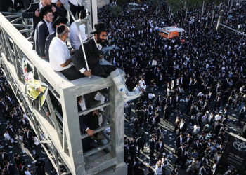 বাধ্যতামূলক সেনা নিয়োগের বিরুদ্ধে ইসরাইলে ব্যাপক বিক্ষোভ