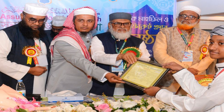 ভূমিকম্পে পুরান ঢাকায় বাবা-ছেলের মৃত্যু, লক্ষ্মীপুরে শোকের মাতম