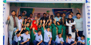 ইয়ূথ পাওয়ার ফাউন্ডেশন শিক্ষার্থীদের মাঝে স্কুল ড্রেস ও শিক্ষা সামগ্রী বিতরণ