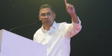 বিজয় মিছিলে ‘না’, জুমার পর বিশেষ মোনাজাতের নির্দেশ তারেক রহমানের