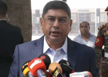 জীবনের প্রথম ভোট দিলেন নুরুল হক নুর