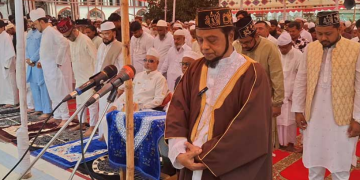 সৌদি আরবের সঙ্গে মিল রেখে দেশের বিভিন্ন জেলায় ঈদ উদযাপন