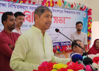খামেনির শোকযাত্রায় লাখো মানুষের ঢল